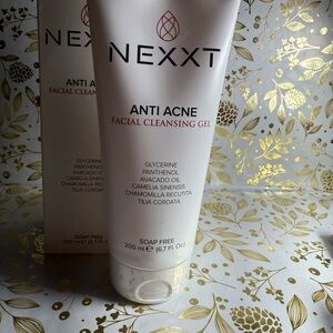 NEXXT Anti Acne Facial Cleansing Gel - White